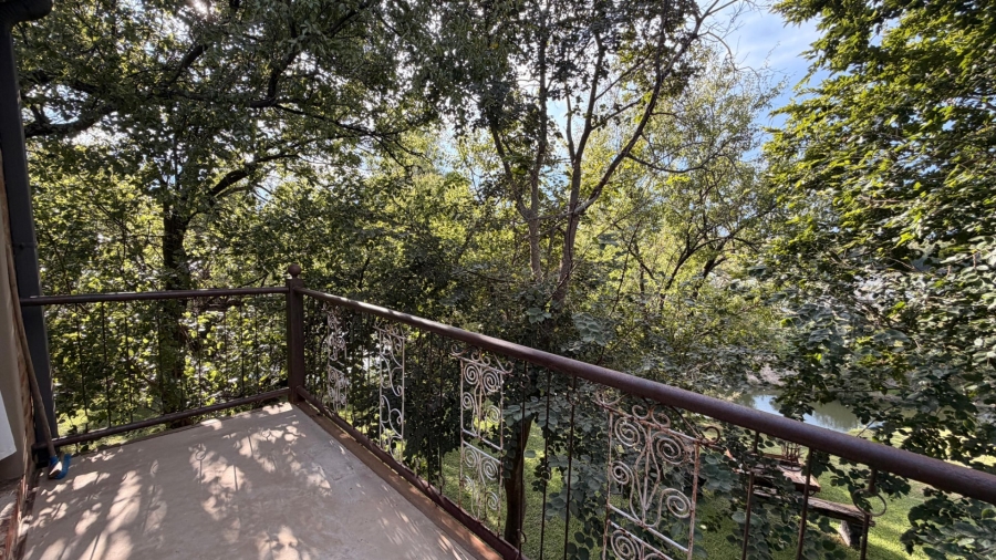  Bedroom Property for Sale in Viljoenskroon Rural Free State